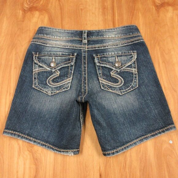 SILVER JEANS Suki Surplus Shorts Sz 27 Distressed Denim Back Flap Pocket Bermuda - Picture 1 of 15